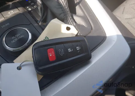 2021 Toyota Rav4 Hybrid Xle z USA, uszkodzony, nr VIN 4T3RWRFV7MU043264